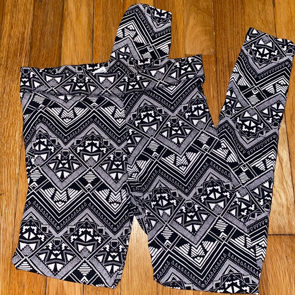 Pink tribal print leggings